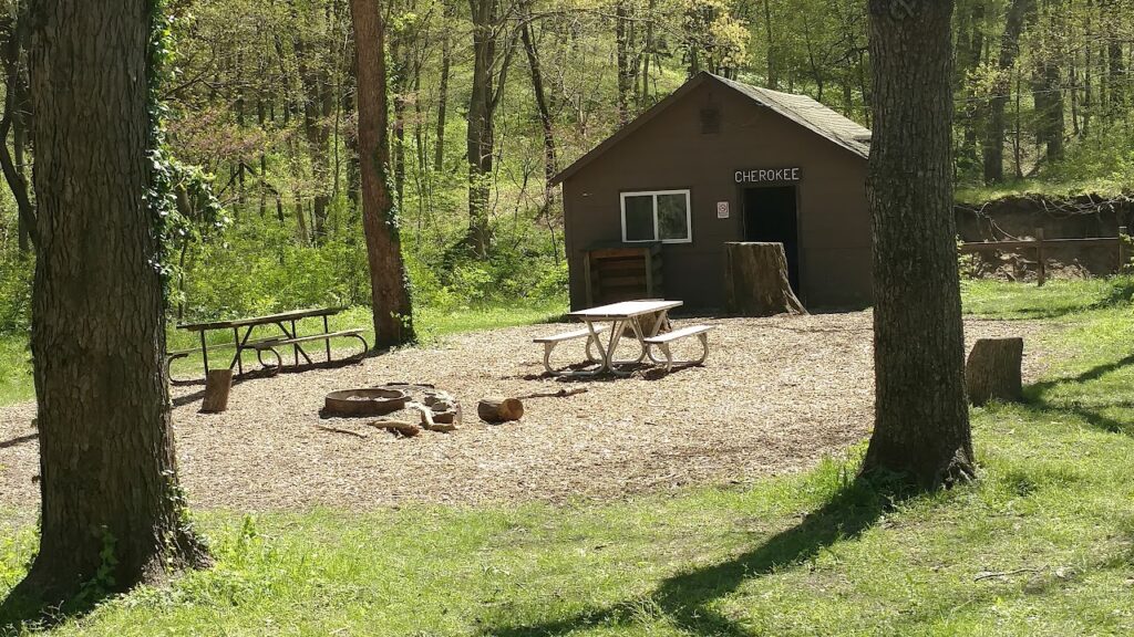 Glamping near Peoria, Illinois