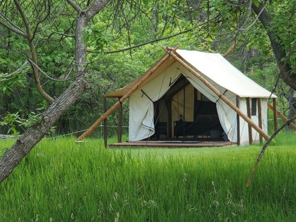 Bear Den Cabins &amp; Camp
